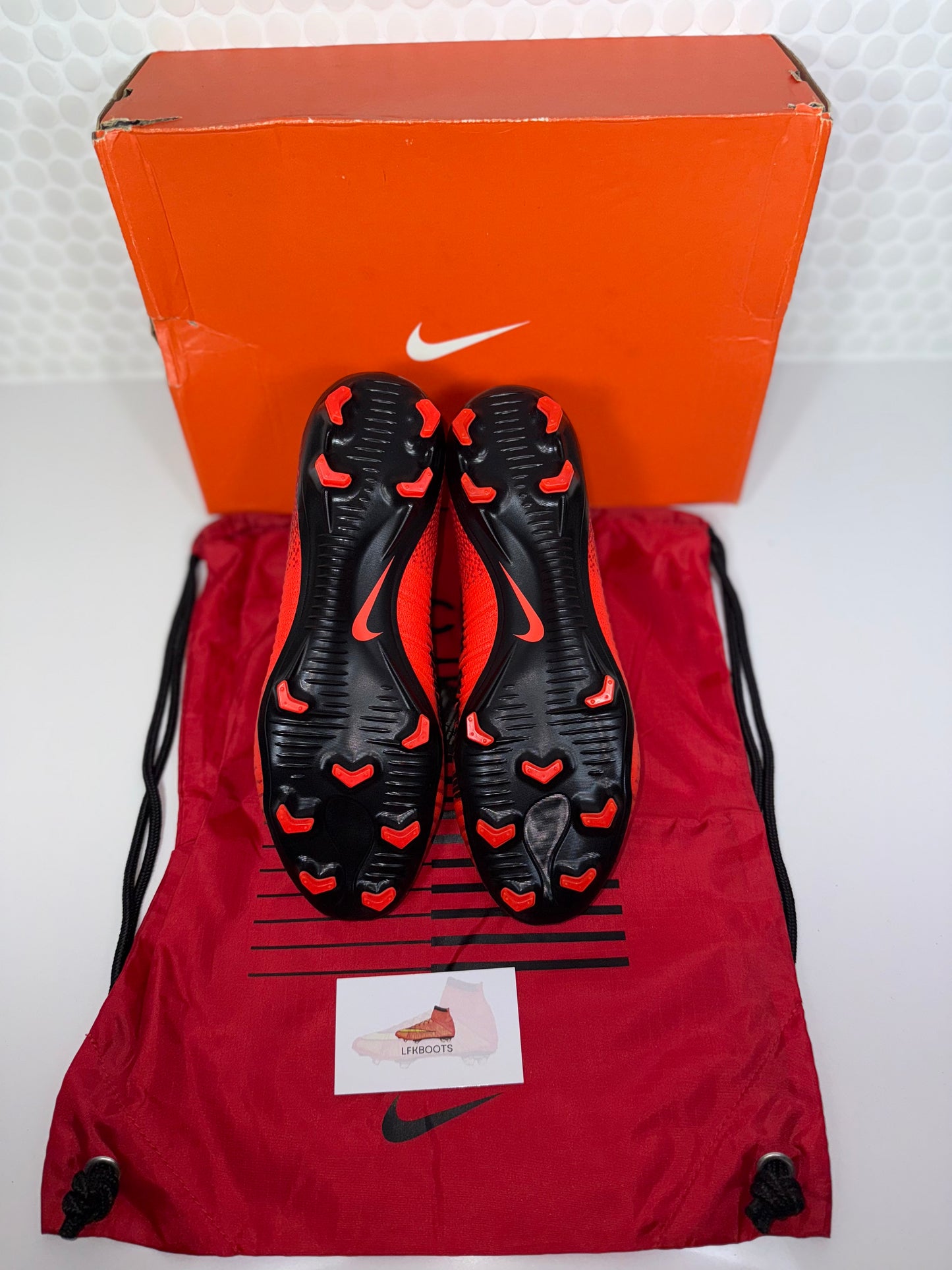 Nike Mercurial Superfly 5 Elite FG
US9.5